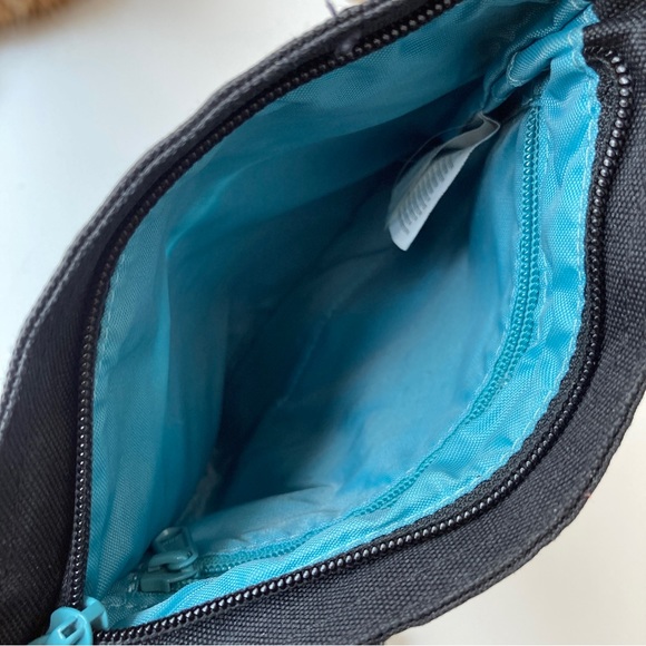 Dakine Jive Crossbody Shoulder Bag, Black, Like New - Picture 4 of 6